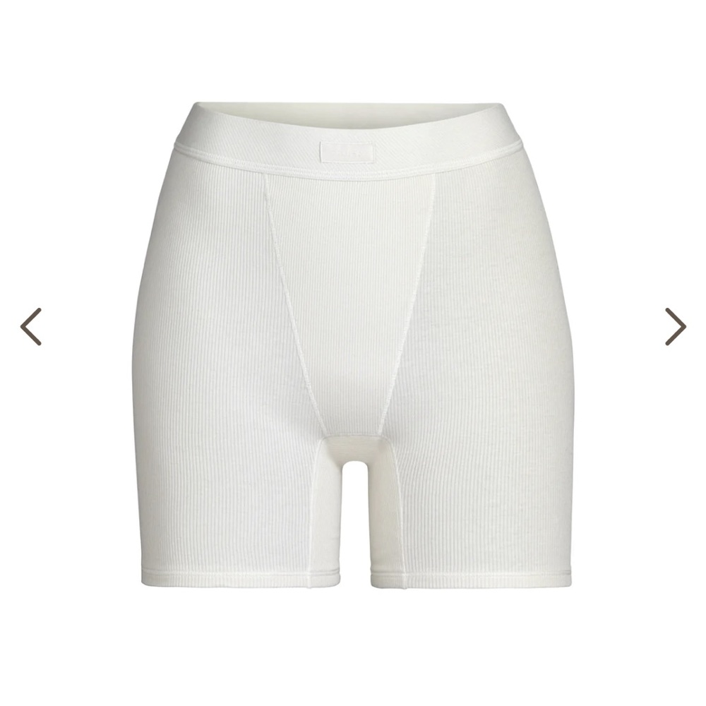 Skims cotton rib boxer | shade bone
